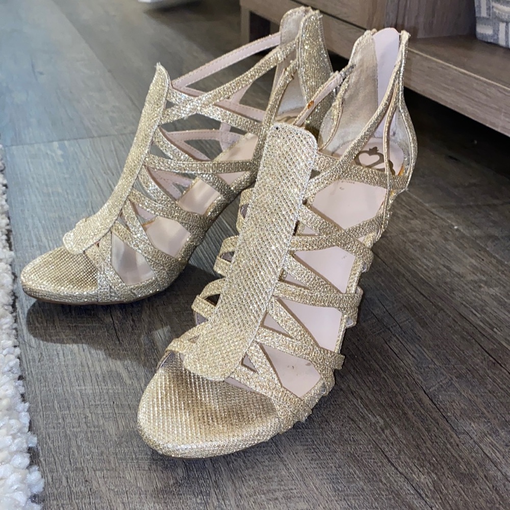 sparkly gold prom/homecoming heels